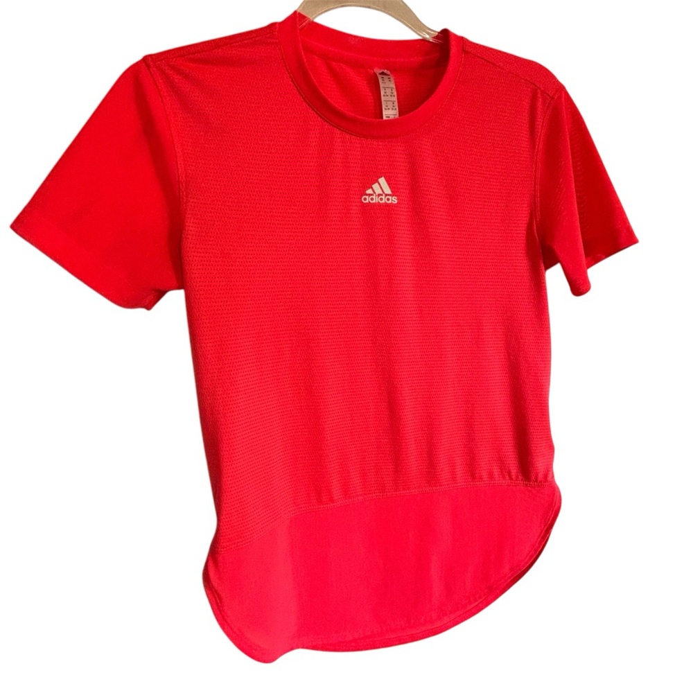 Adidas ✨$4 when bundled✨hot pink Aeroready athletic t shirt